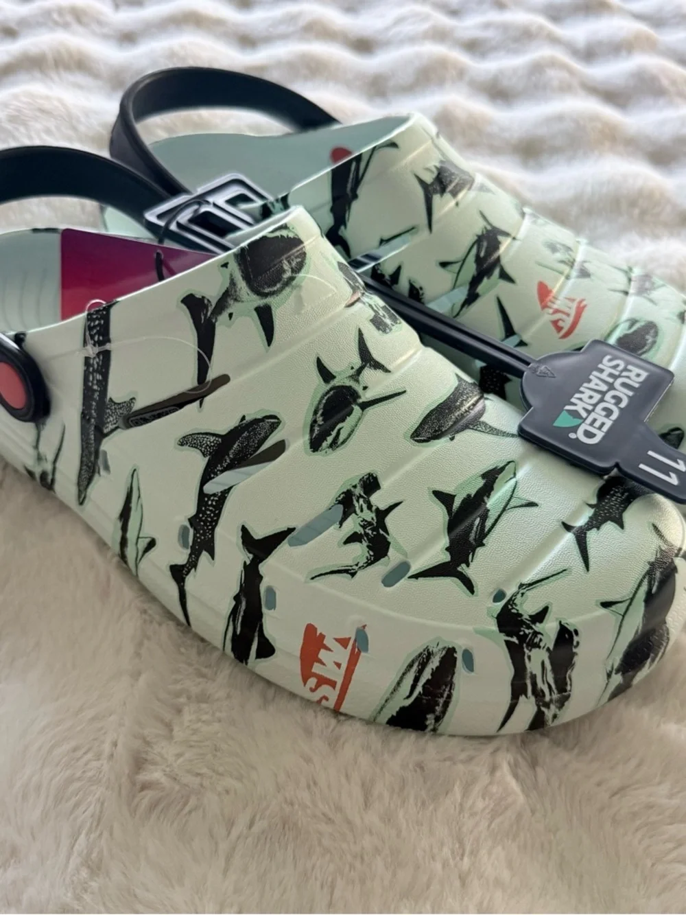 NWT Rugged Shark men’s size 11 water shoes